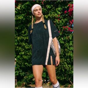 Free People Like New Hot Shot Tunic Tee Size Medium in Black